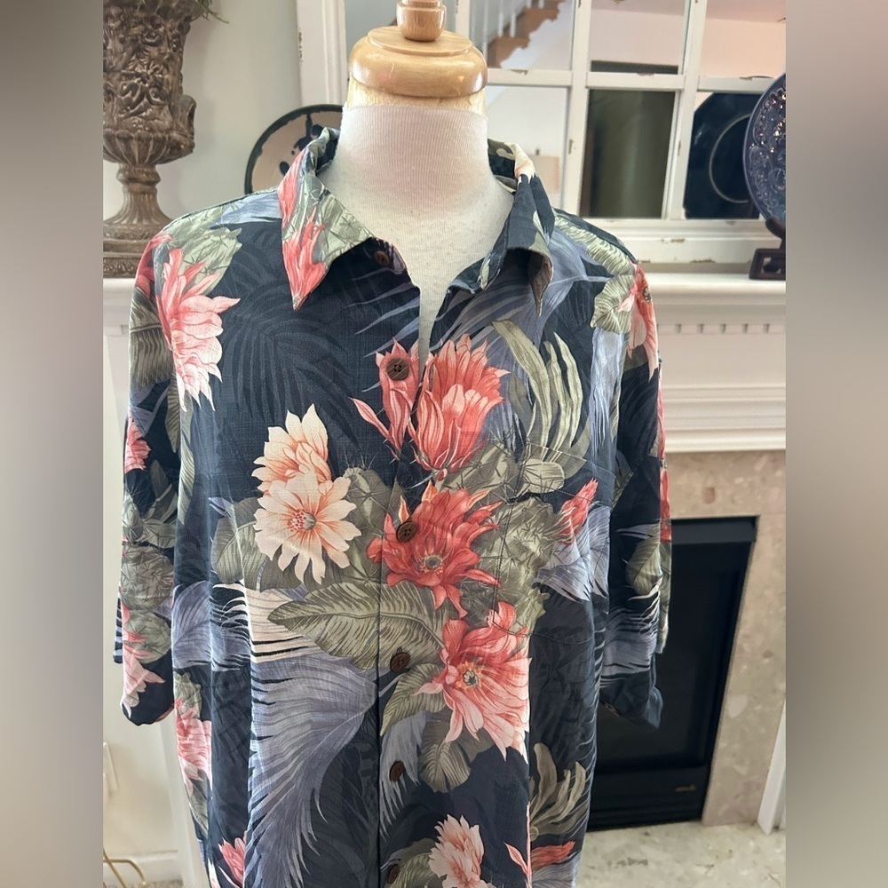 Tommy Bahama Floral Button-Up Shirt - Picture 8 of 8